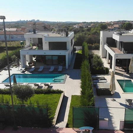 Villa Ula In Pula With Heated Pool And Sauna Kültér fotó