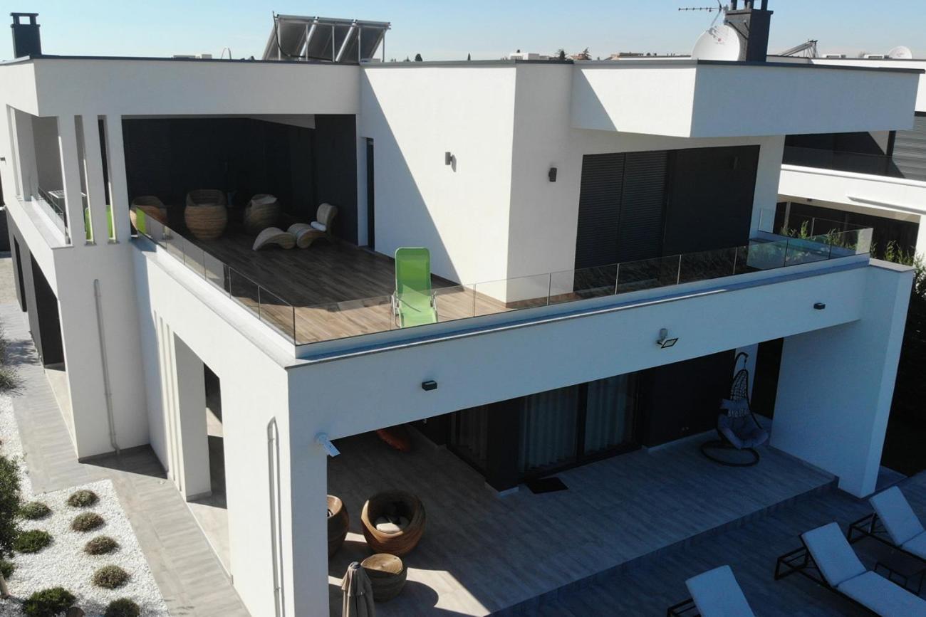 Villa Ula In Pula With Heated Pool And Sauna Kültér fotó