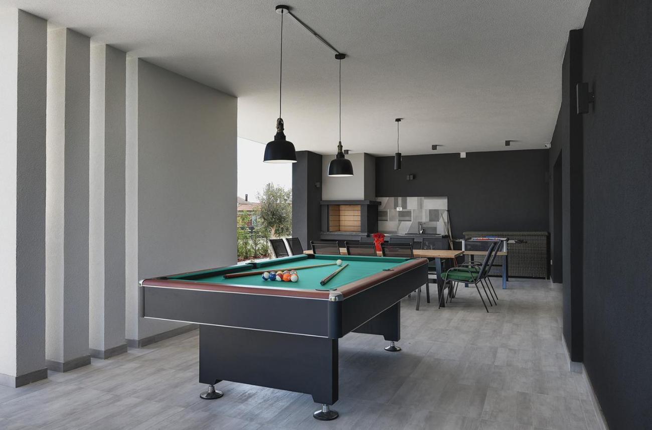 Villa Ula In Pula With Heated Pool And Sauna Kültér fotó