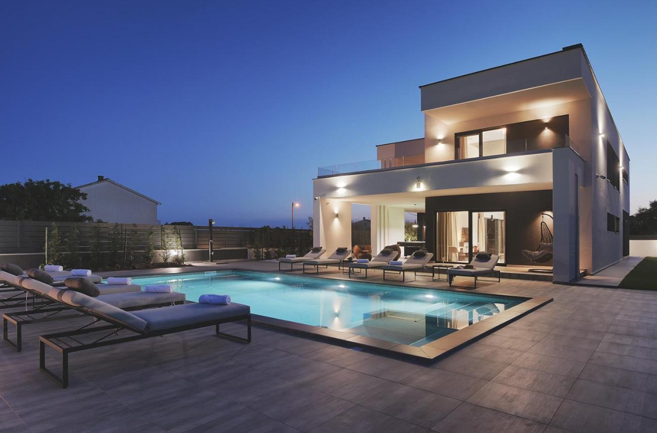 Villa Ula In Pula With Heated Pool And Sauna Kültér fotó