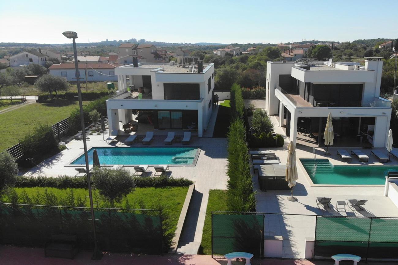 Villa Ula In Pula With Heated Pool And Sauna Kültér fotó