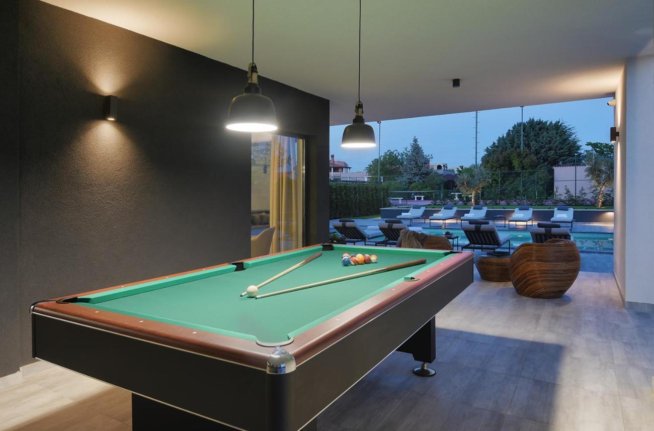 Villa Ula In Pula With Heated Pool And Sauna Kültér fotó