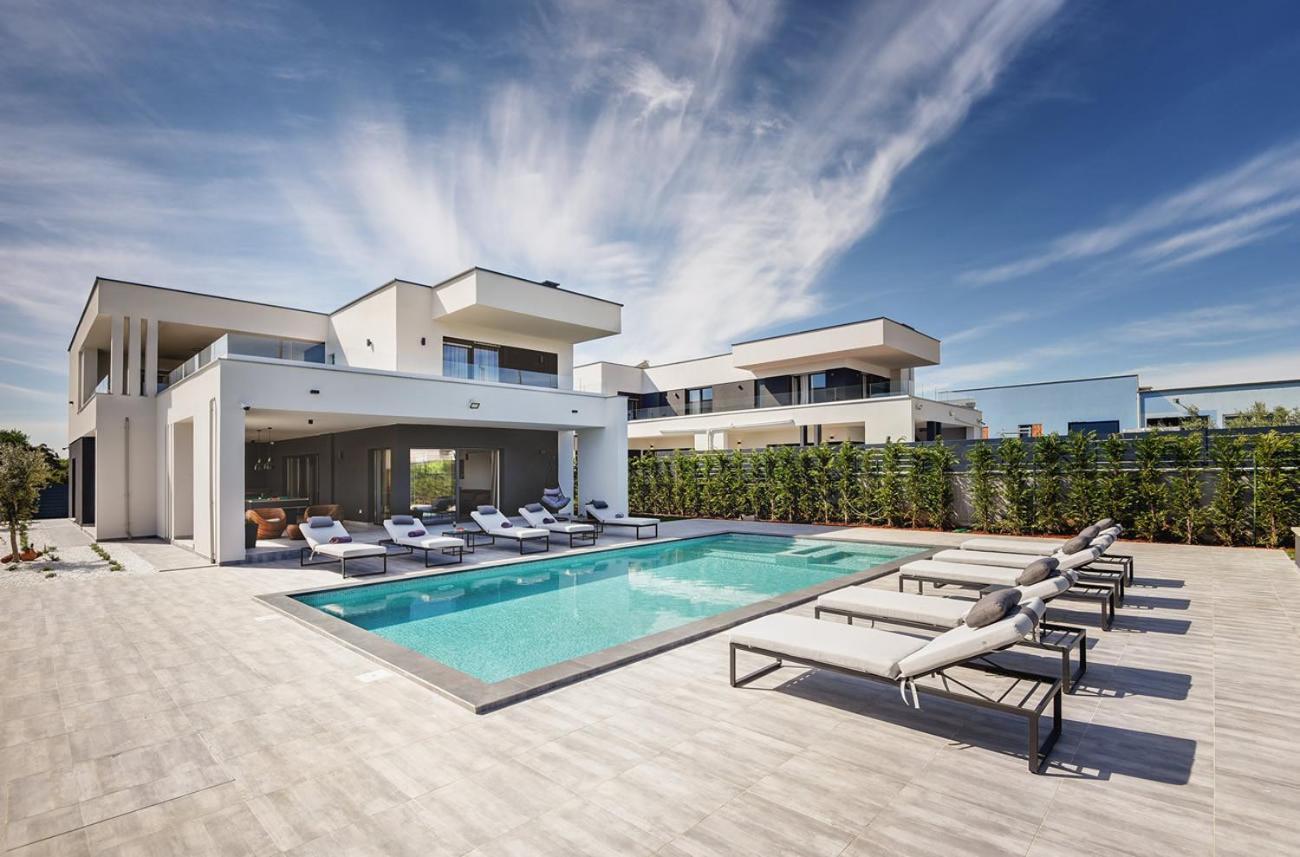 Villa Ula In Pula With Heated Pool And Sauna Kültér fotó