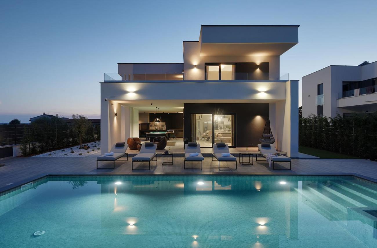 Villa Ula In Pula With Heated Pool And Sauna Kültér fotó